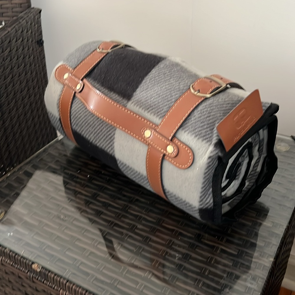 Roll up blanket - Picture 2 of 5